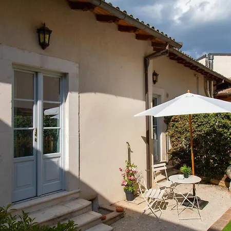 Palazzetto Alfieri Centro Storico Bed and Breakfast 3*