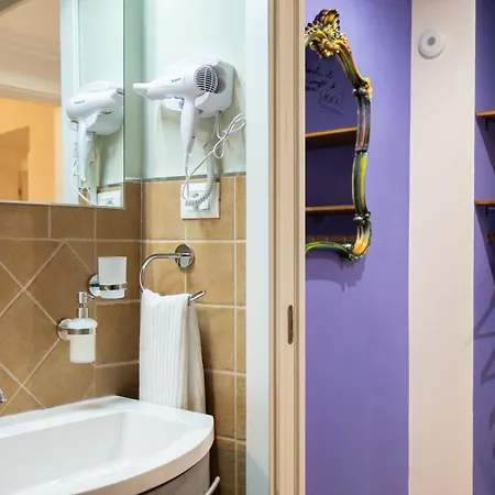 Bed and Breakfast Palazzetto Alfieri Centro Storico 3*